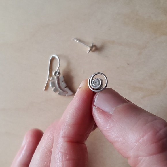 Assorted single earrings - Picture 2 of 3